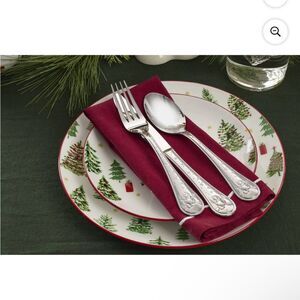 Oneida Christmas 10.5” Dinner Plate set